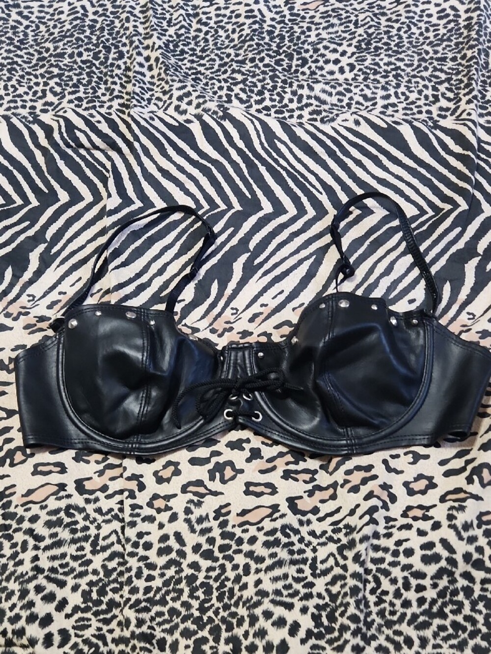 Frederick's of Hollywood Black Faux Leather Bustier Bra. - Picture 2 of 4